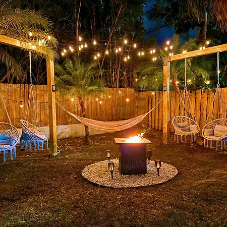 Fox Private Resort-Heated Pool, Spa-Downtown&Beach